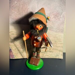 Vintage STEINBACH wooden Smoker Figurine with Pipe and Hat / Climber